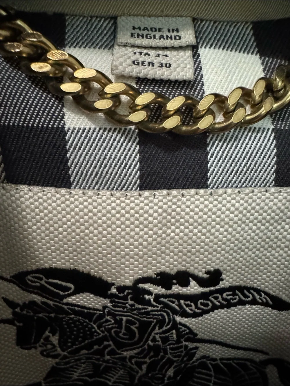 Burberry Khaki Trench Coat with Checked Lining and Gold Chain - Picture 5 of 7